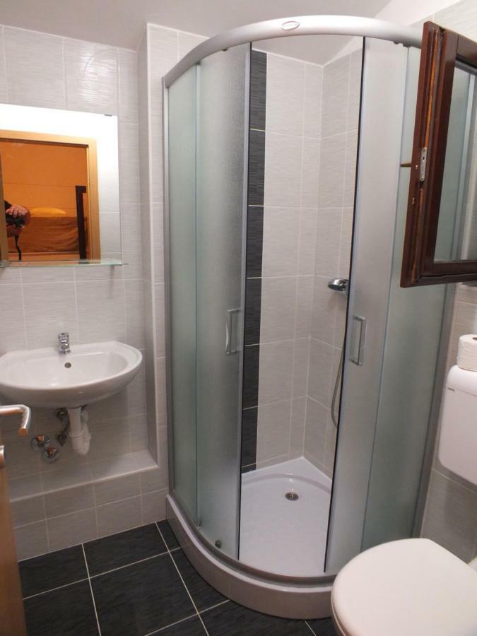Apartmani Barisic Brodarica  Exteriör bild