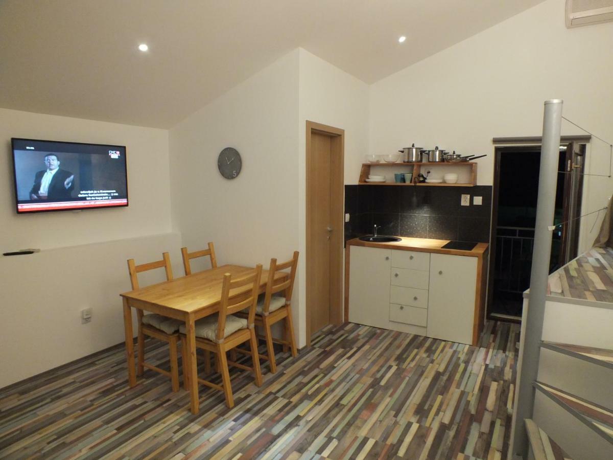 Apartmani Barisic Brodarica  Exteriör bild