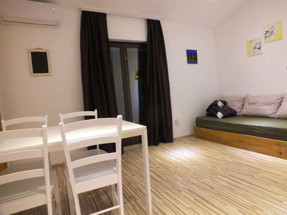 Apartmani Barisic Brodarica  Exteriör bild