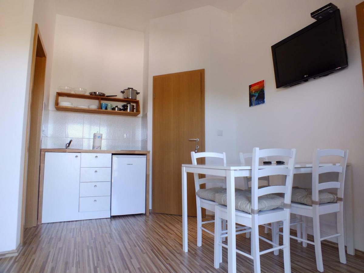 Apartmani Barisic Brodarica  Exteriör bild