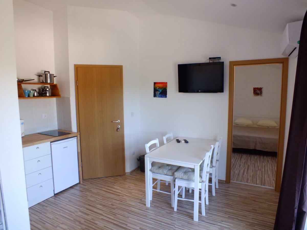 Apartmani Barisic Brodarica  Exteriör bild